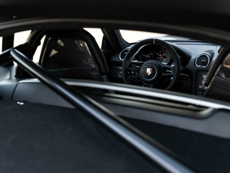 Porsche 718 Cayman GT4