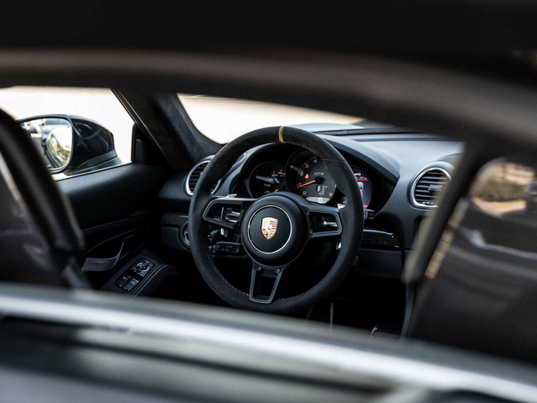 Porsche 718 Cayman GT4