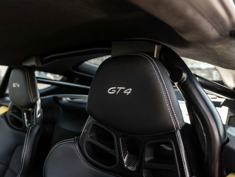 Porsche 718 Cayman GT4
