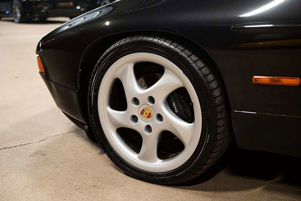 Porsche 928 GT