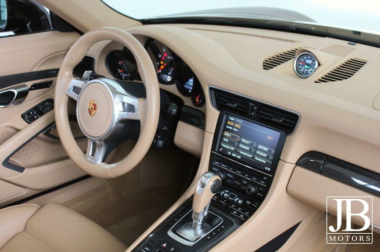 Porsche 991 Carrera GTS