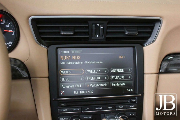 Porsche 991 Carrera GTS