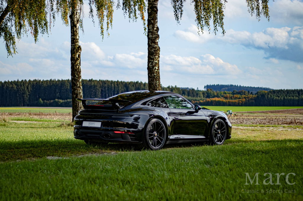 Porsche 992 Carrera GTS