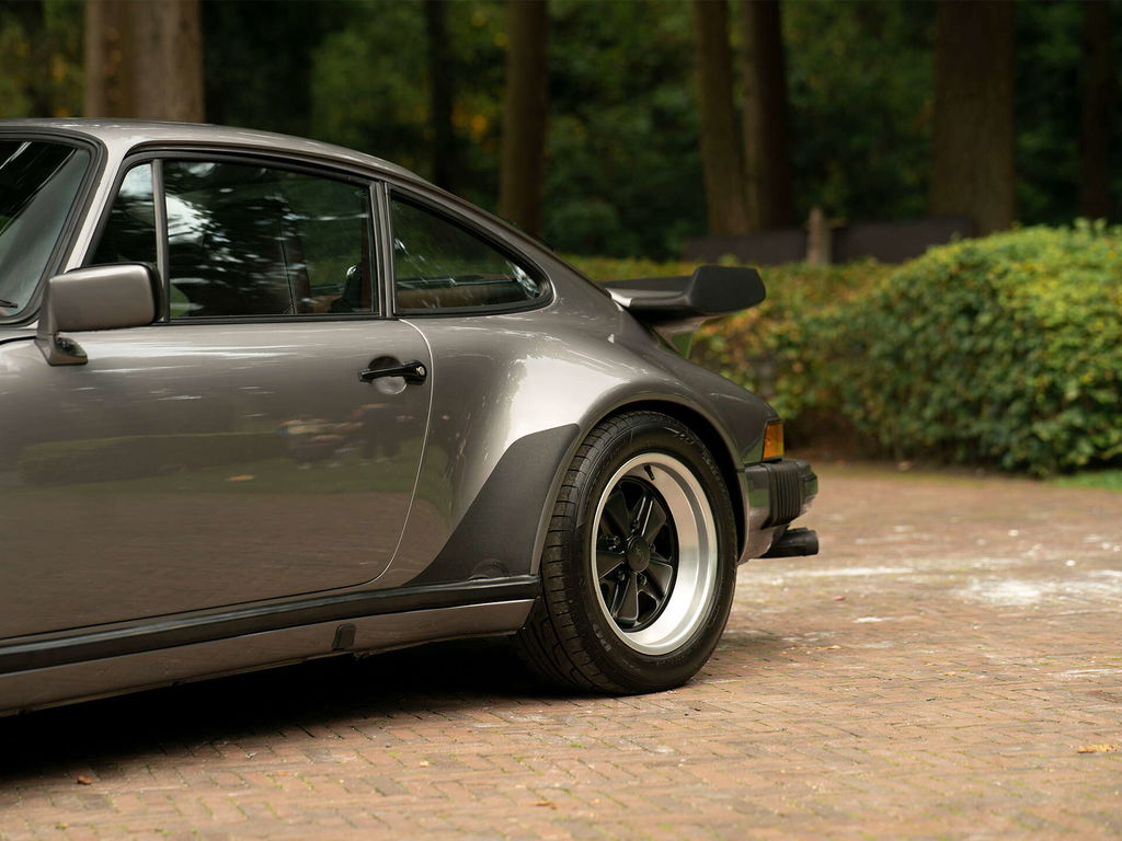 Porsche 911 Turbo 3.3