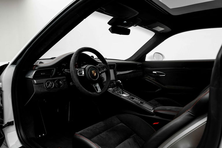 Porsche 991.2 Carrera GTS