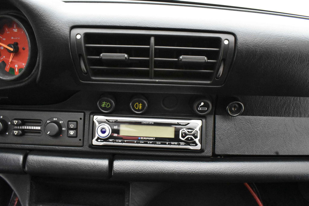 Porsche 964 Carrera 2 Speedster