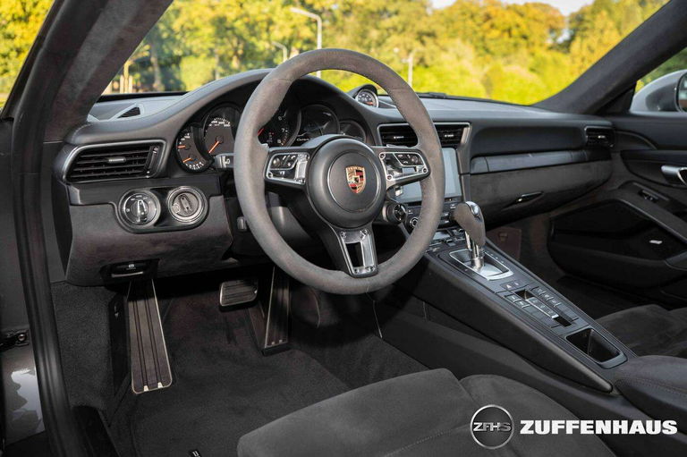 Porsche 991.2 Carrera GTS