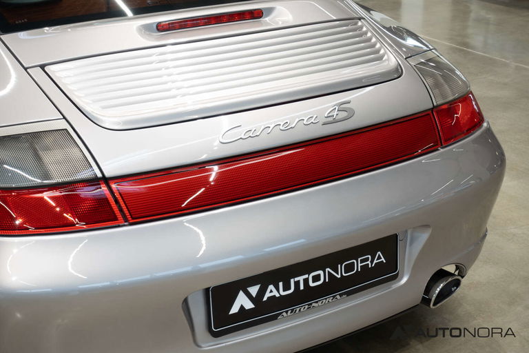 Porsche 996 Carrera 4S
