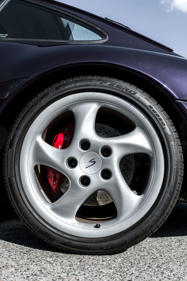 Porsche 993 Carrera 4S