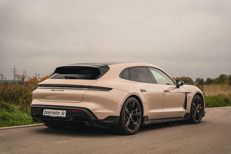 Porsche Taycan Turbo Cross Turismo