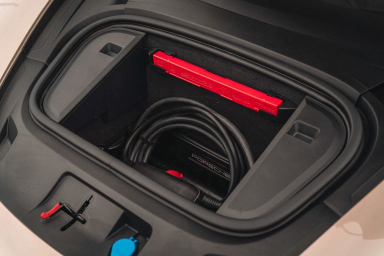 Porsche Taycan Turbo Cross Turismo