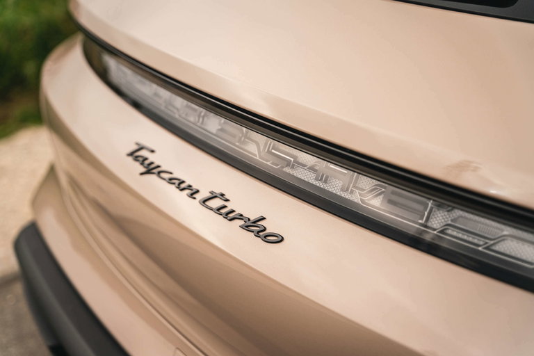 Porsche Taycan Turbo Cross Turismo