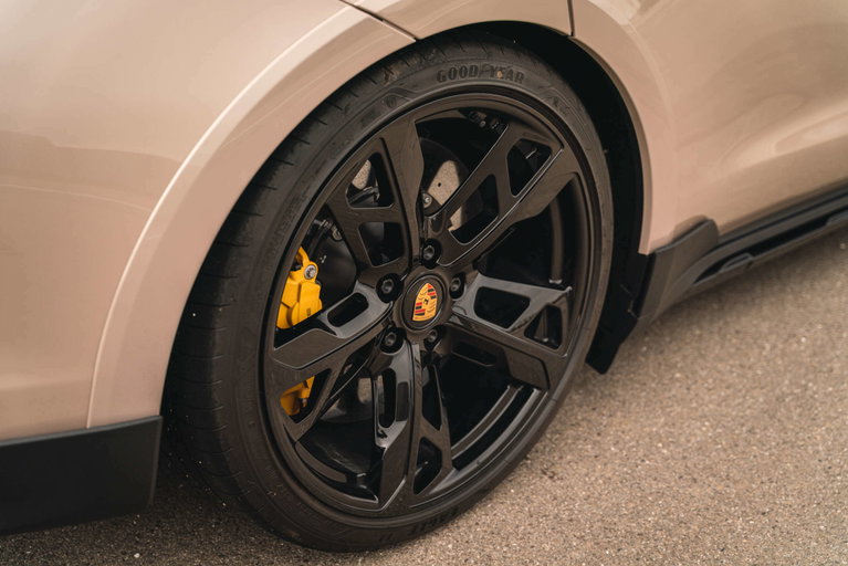 Porsche Taycan Turbo Cross Turismo