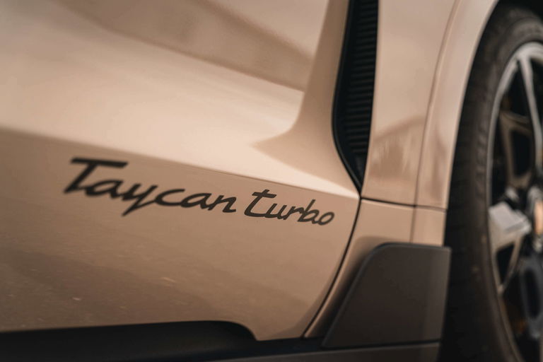 Porsche Taycan Turbo Cross Turismo