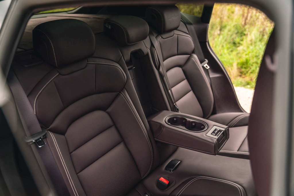 Porsche Taycan Turbo Cross Turismo