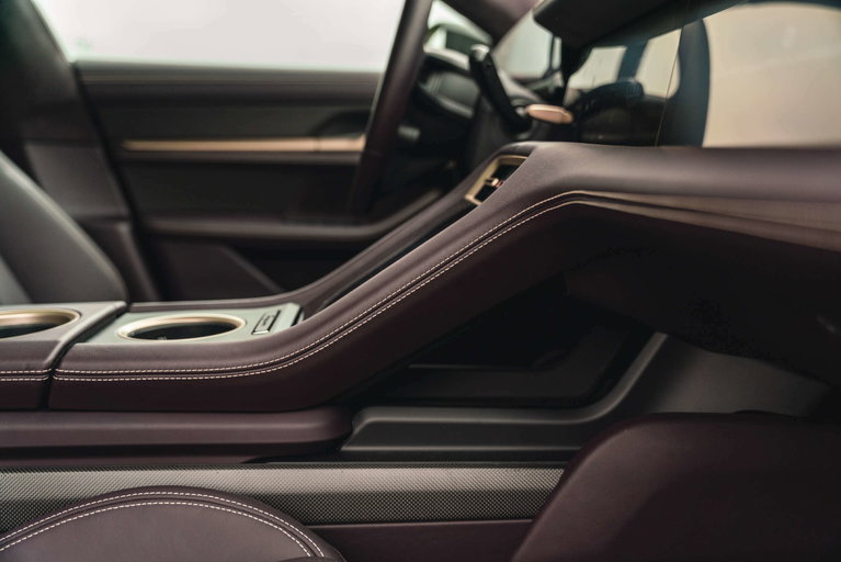Porsche Taycan Turbo Cross Turismo