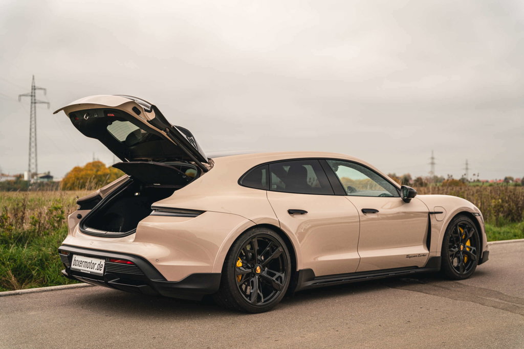 Porsche Taycan Turbo Cross Turismo