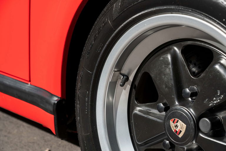 Porsche 911 Carrera 3.2 Speedster