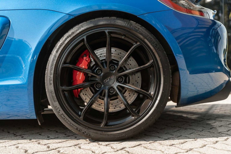 Porsche 981 Cayman GT4