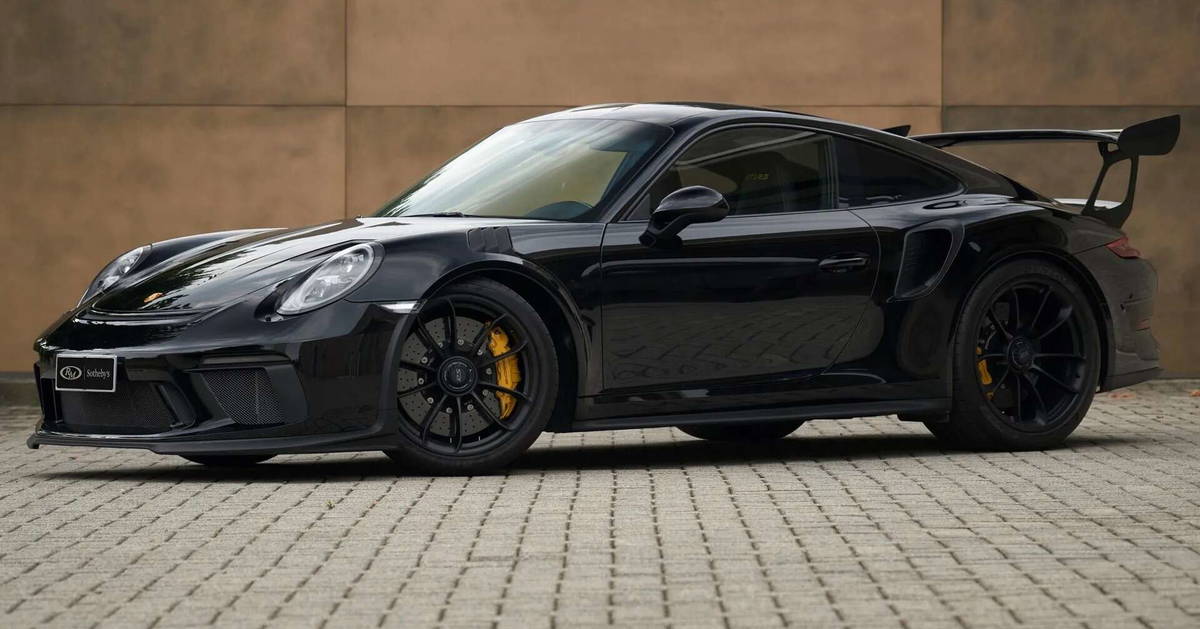 2018-Porsche-911-GT3-RS-for-