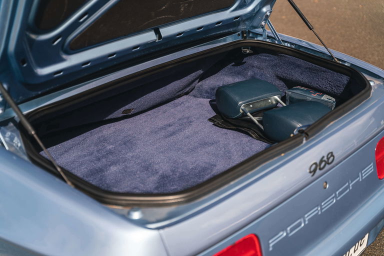 Porsche 968
