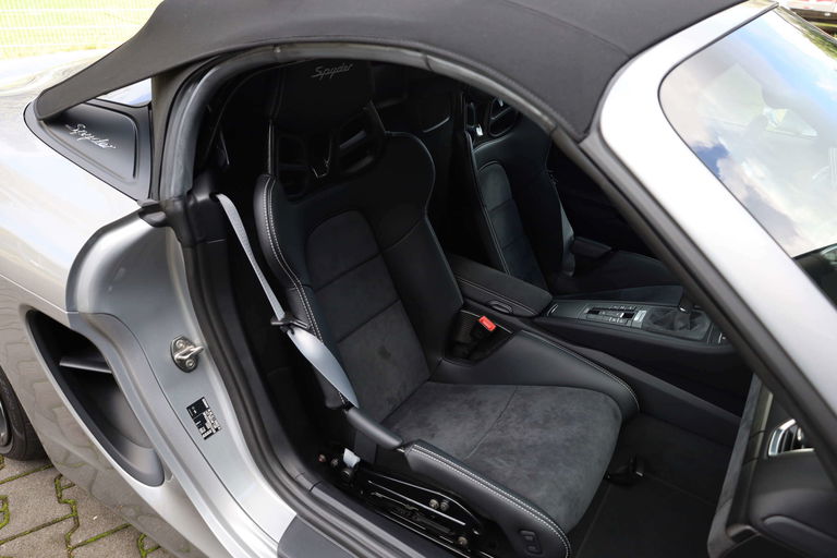 Porsche 981 Boxster Spyder