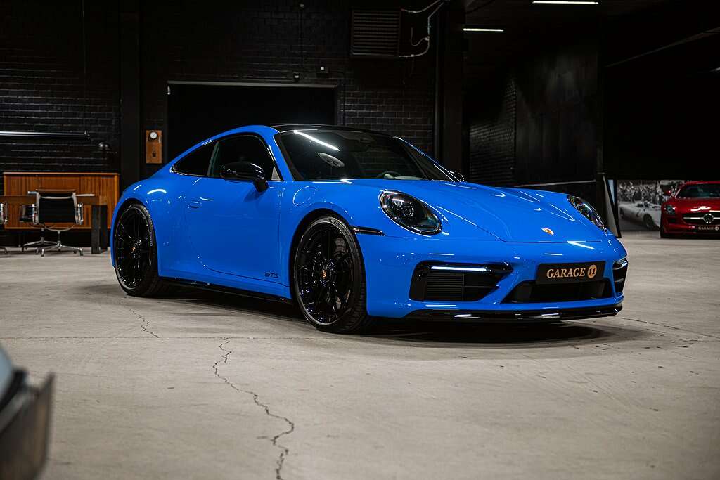 Porsche 992 Carrera 4 GTS