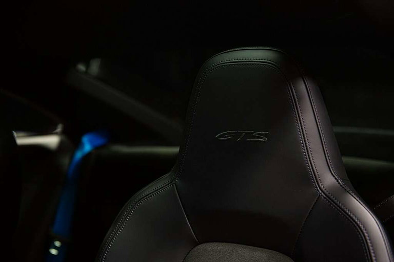 Porsche 992 Carrera 4 GTS