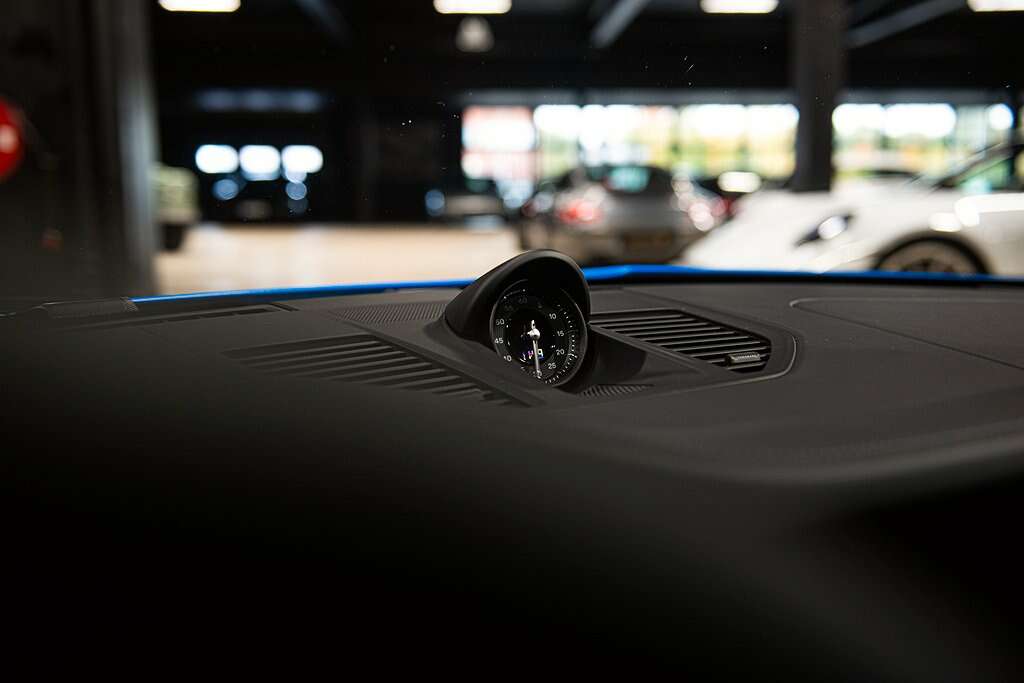 Porsche 992 Carrera 4 GTS