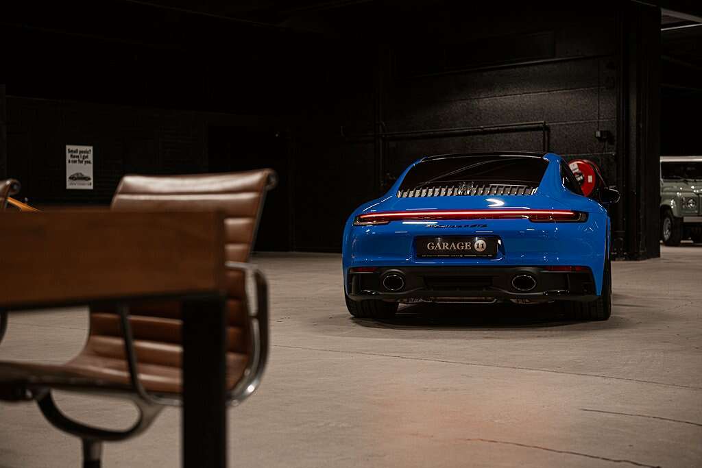 Porsche 992 Carrera 4 GTS