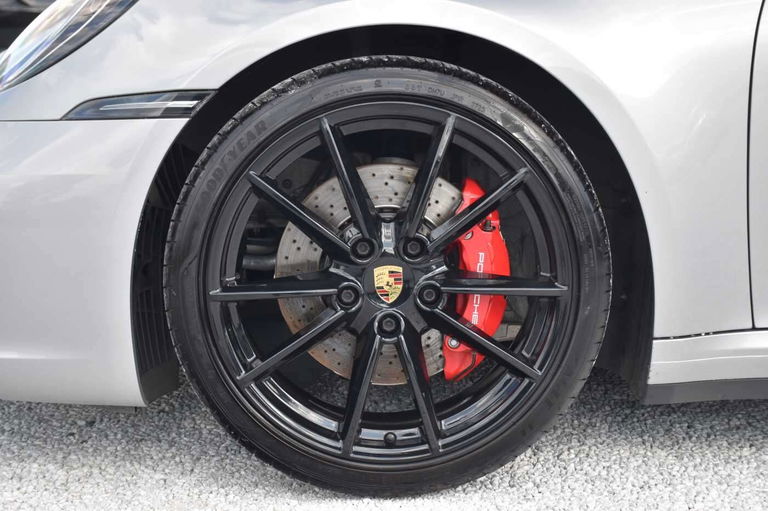 Porsche 992 Carrera 4S