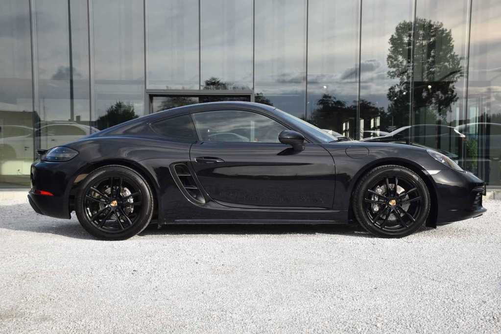 Porsche 718 Cayman