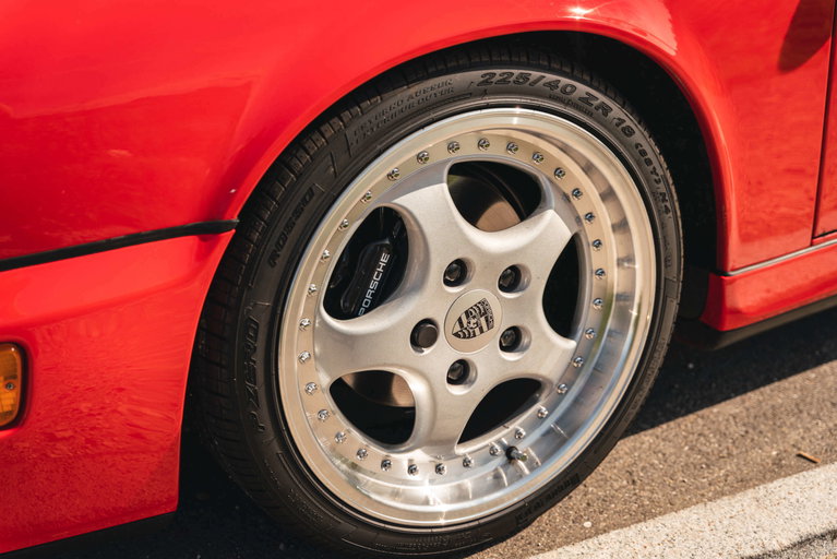 Porsche 964 Carrera 4