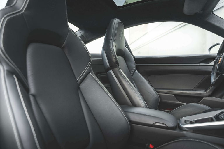 Porsche 992 Carrera 4S