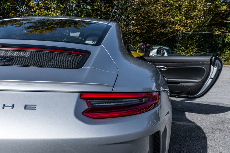 Porsche 991.2 GT3 Touring