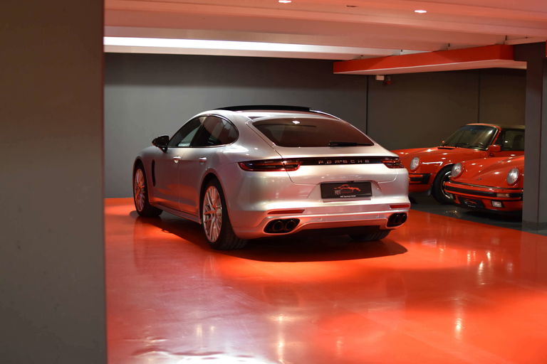 Porsche Panamera 4