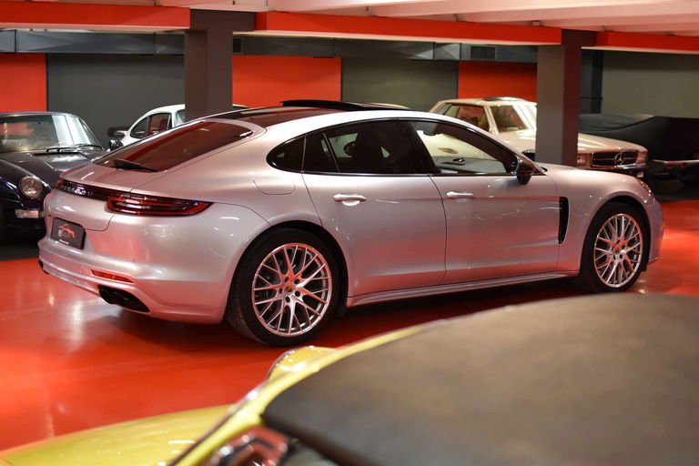 Porsche Panamera 4