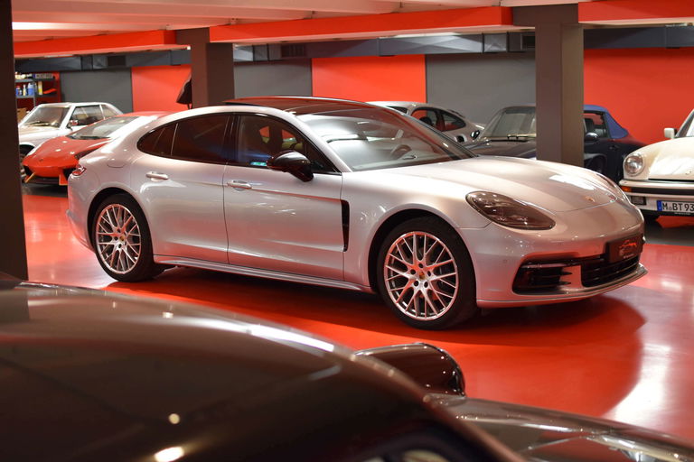 Porsche Panamera 4