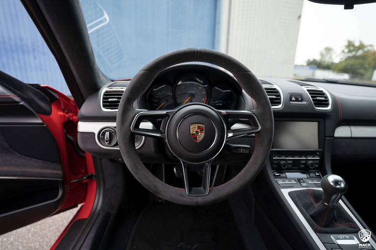 Porsche 981 Cayman GT4