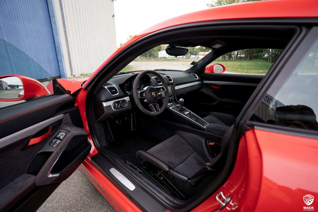 Porsche 981 Cayman GT4