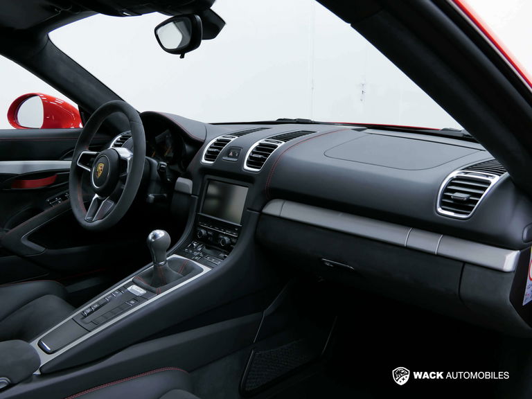 Porsche 981 Cayman GT4