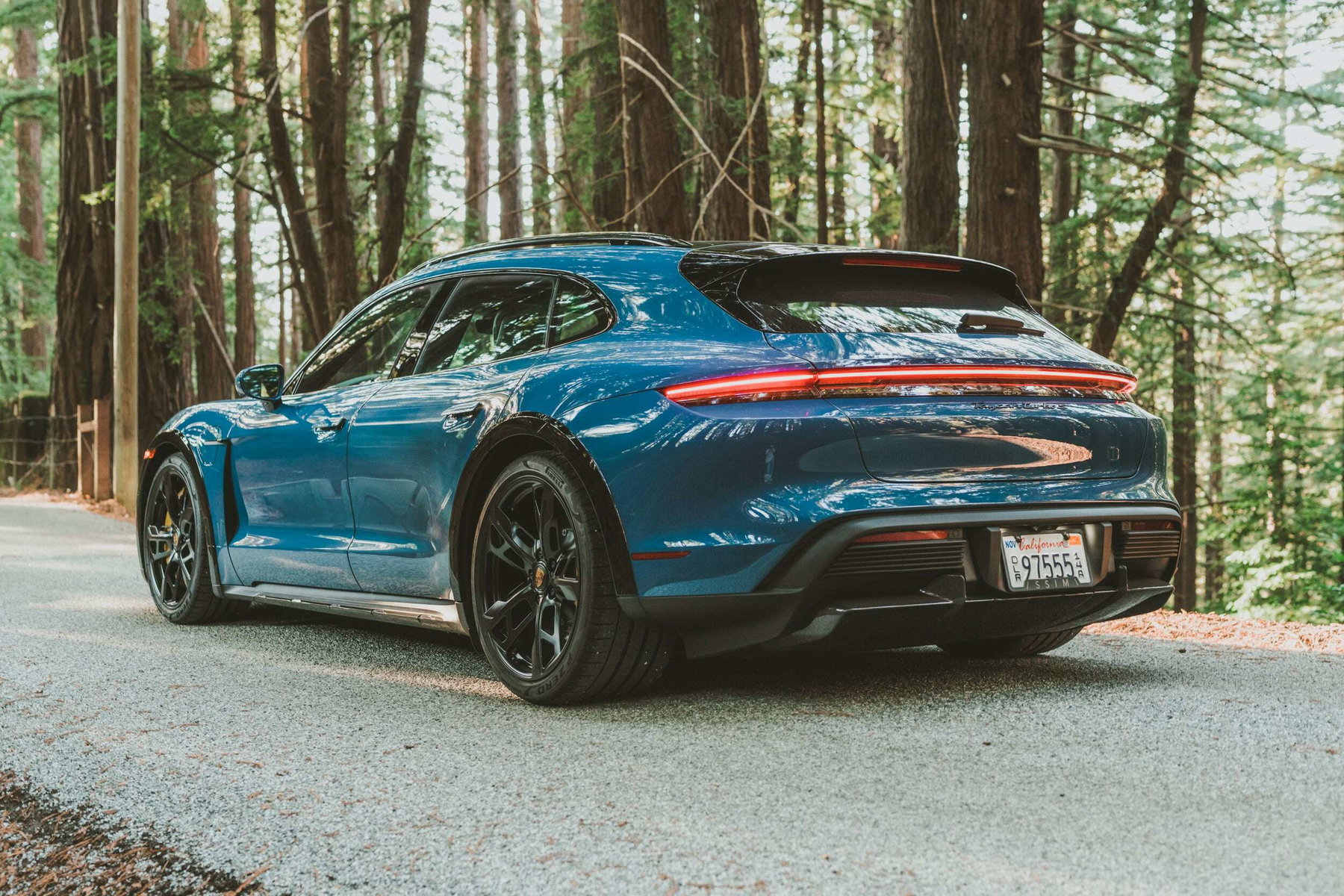 Porsche Taycan Turbo S Cross Turismo 2022 - elferspot.com
