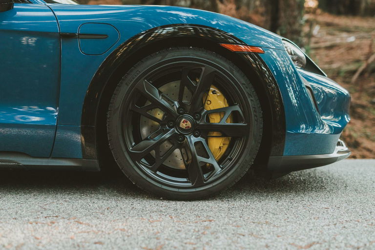 Porsche Taycan Turbo S Cross Turismo