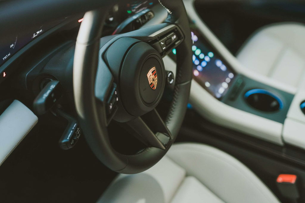 Porsche Taycan Turbo S Cross Turismo