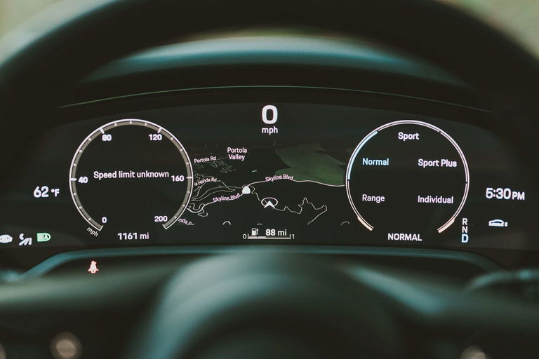 Porsche Taycan Turbo S Cross Turismo