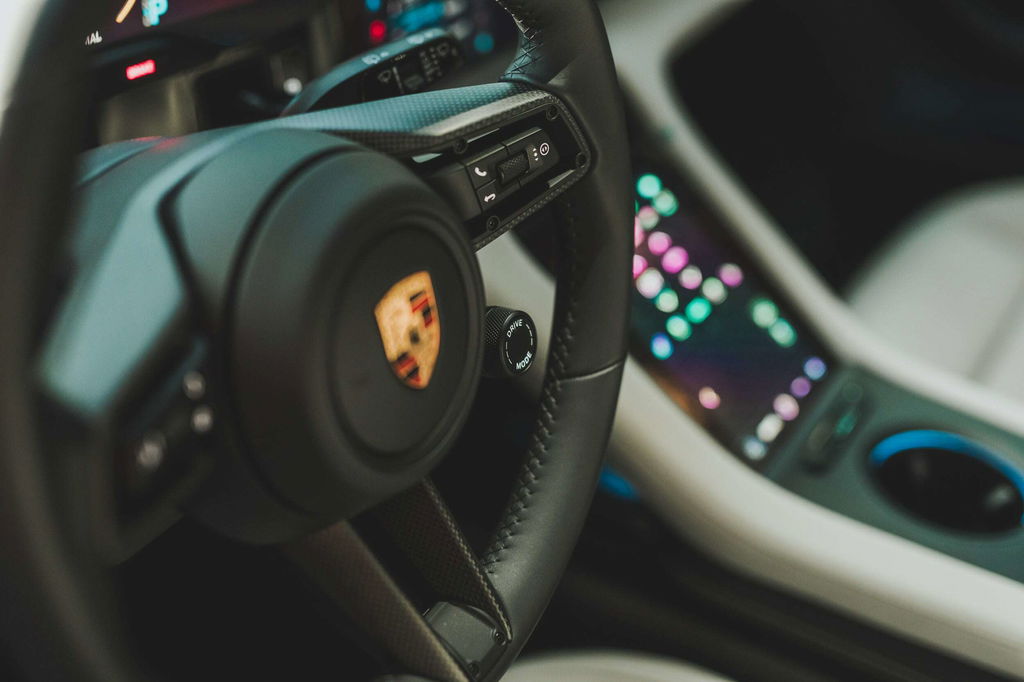 Porsche Taycan Turbo S Cross Turismo