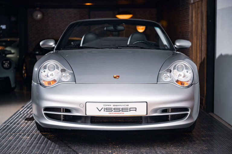 Porsche 996 Carrera 4