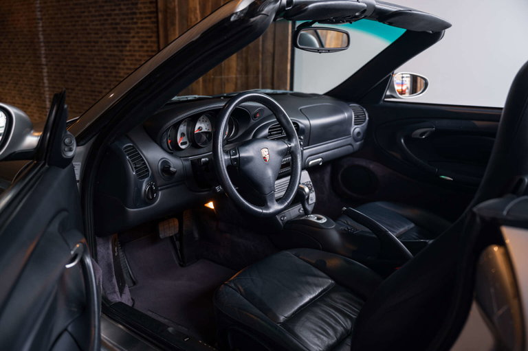 Porsche 996 Carrera 4