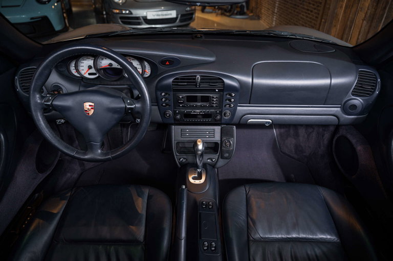 Porsche 996 Carrera 4
