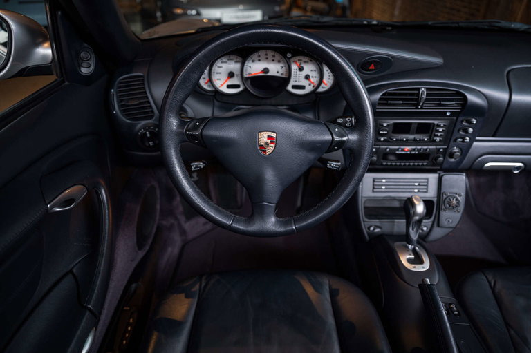 Porsche 996 Carrera 4
